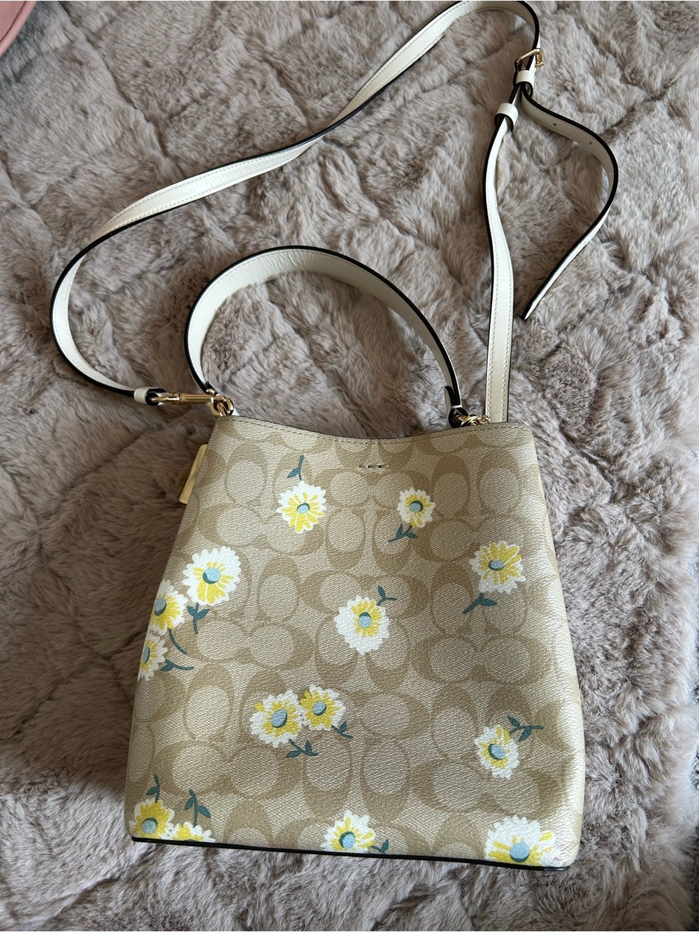 Authentic Coach Beige Floral Signature Bucket Bag - Picture 4 of 7
